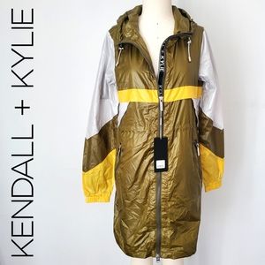 ✨️NEW✨️Kendall + Kylie - mid-thigh rain jacket - Size S